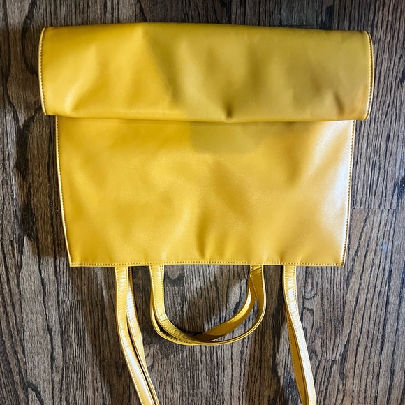 Telfar Medium shopping bag. Mustard - Picture 4 of 9
